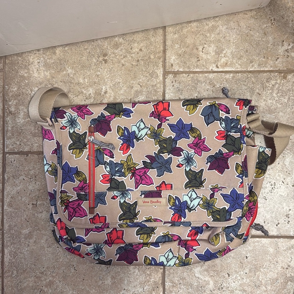 Vera Bradley Floral Laptop Messenger Bag - New with Tags